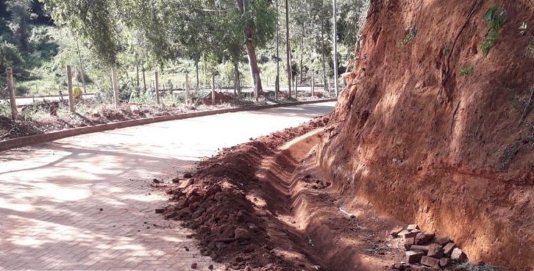 Obras de conserva e pavimentação continuam na região do Caparaó