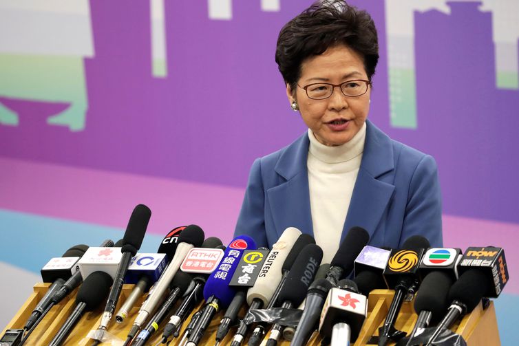 Lei de segurança de Hong Kong define limites, diz líder
