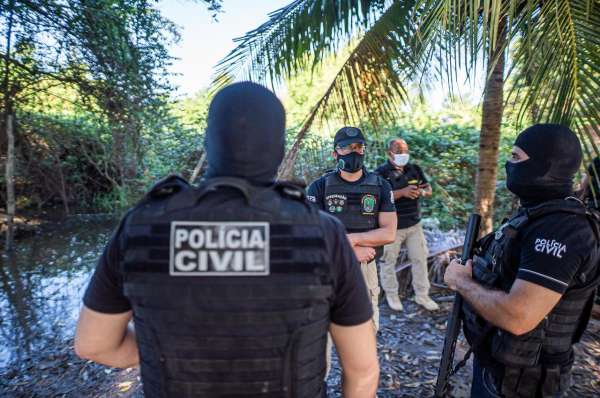 Polícia Civil prende um dos homens mais procurados do Ceará em Teresina (PI) e deflagra operação em Caucaia