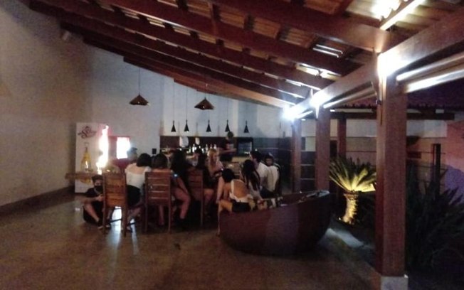 Festa em motel com 25 pessoas é interrompida em Goiás