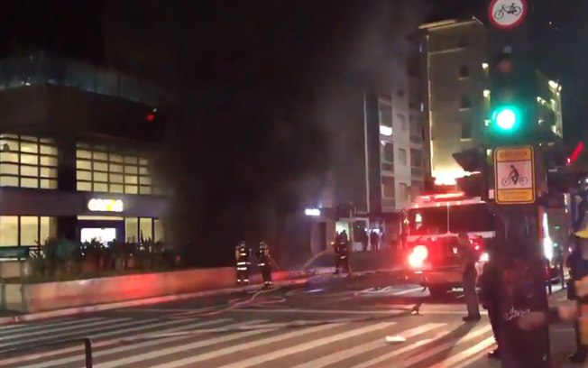 Incêndio atinge a estação Brigadeiro do metrô de São Paulo, na Avenida Paulista