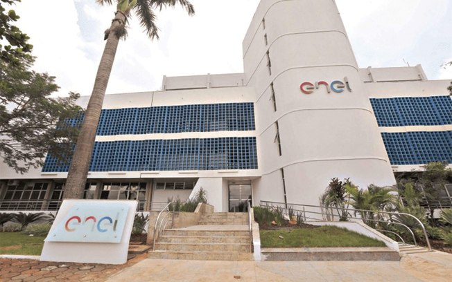 Enel é multada em R$ 10 milhões por cobranças abusivas