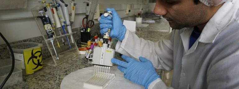 Governo do Estado habilita laboratórios e amplia testagem