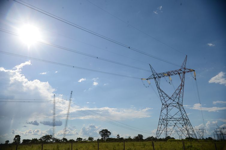 Ministério cancela leilão para compra de energia A-2