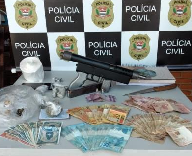 Homem é preso com metralhadora e drogas em São Carlos