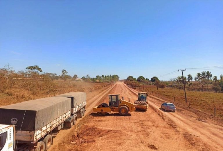 Governo recupera asfalto da MT-419 entre Guarantã do Norte e Novo Mundo