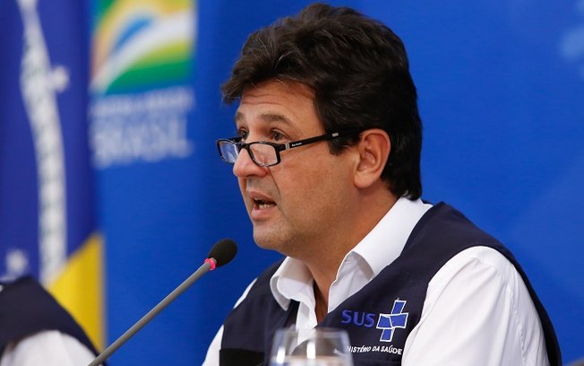 Bolsonaro está em fase de negação sobre Covid-19, diz Mandetta