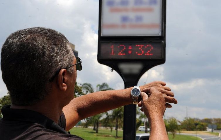 MME mantém recomendação de não se adotar horário de verão este ano