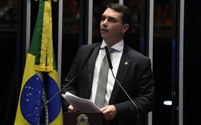 STF pede que PGR se manifeste sobre foro privilegiado de Flávio Bolsonaro