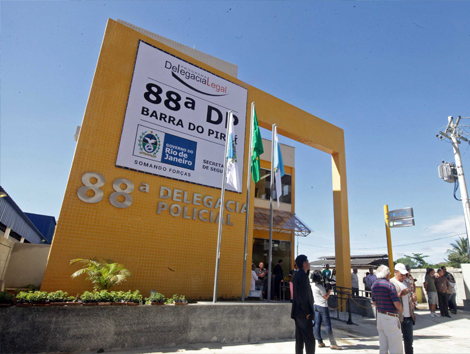 Preso em Barra de Piraí homem acusado de posse e porte irregular de arma de fogo