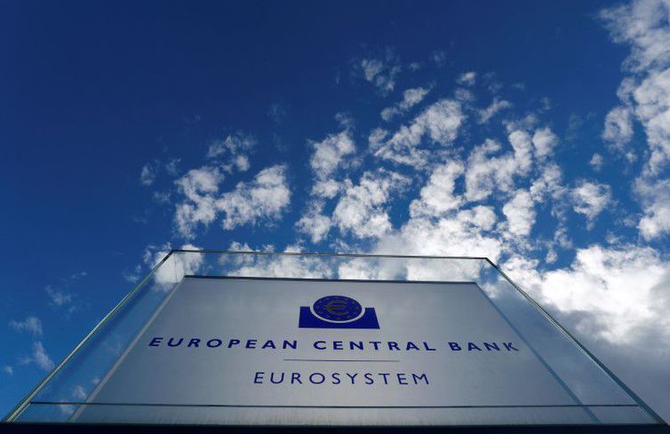 BCE dá pausa na política monetária mesmo com preocupações com pandemia