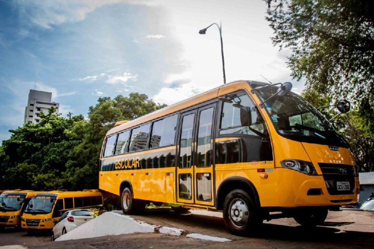 Ônibus escolares e de fretamento turístico ficam isentos de pagar IPVA este ano