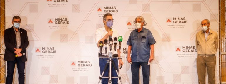 Governador entrega respiradores e cardioversores no interior de Minas
