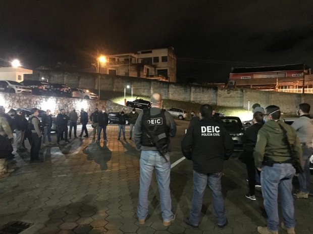 Polícia Civil deflagra Operação 24K e cumpre 54 ordens judiciais em Santa Catarina