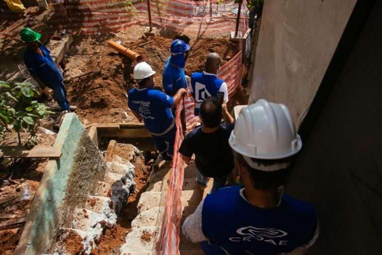 Secretaria estadual de Infraestrutura retoma obras do Comunidade Cidade na Rocinha