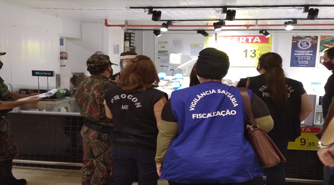 PMA, Decon, Procon e Vigilância Sanitária realizam operação e apreendem 193 kg de pescado