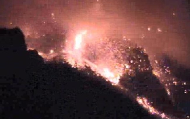 Erupções de vulcão na Itália deixam moradores em alerta