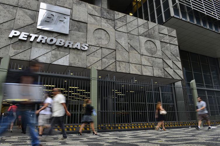 Petrobras conclui venda de participação em transportadora de gás