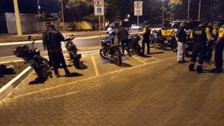 Detran-DF flagra 18 motocicletas com escapamento irregular