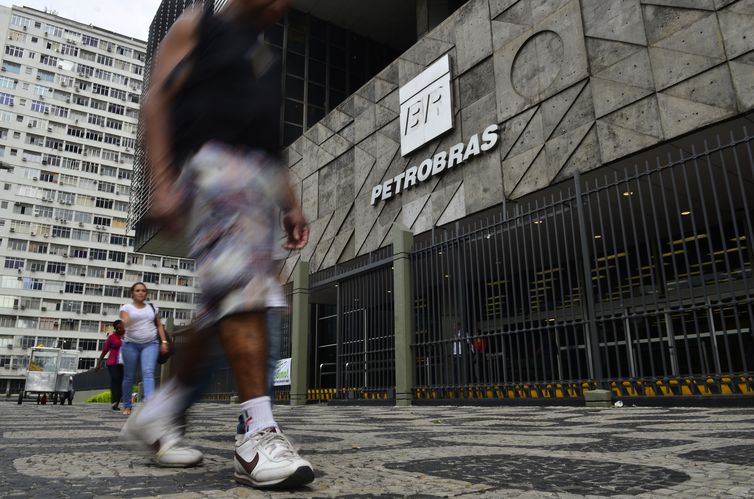 Petrobras aprova pagamento de R$ 1,7 bilhão a acionistas