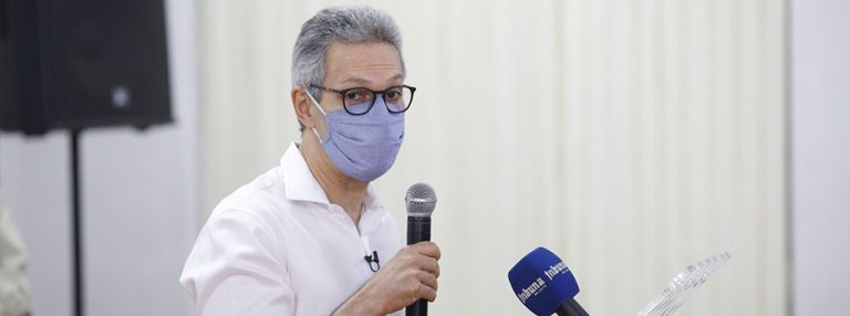 Romeu Zema faz nova entrega de respiradores a cidades do interior de Minas
