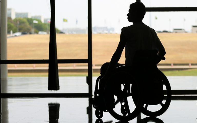 Assistência médica para pessoas com deficiência