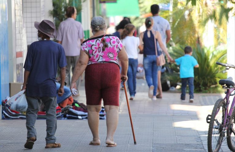 Alta circulação de pessoas em meio ao pico da pandemia mantém taxa de isolamento abaixo dos 50% em MS