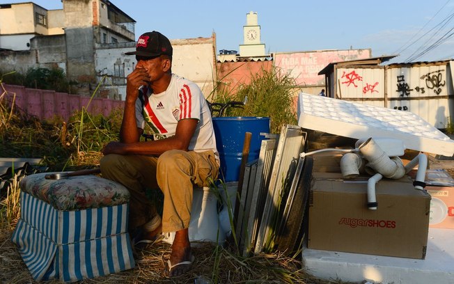 Dívidas entre famílias mais pobres aumentam em julho e batem recorde