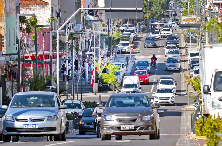 Detran alerta: última semana para licenciar veículos de placas com final 5 e 6