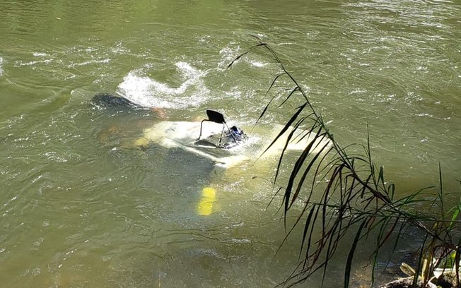 Homem morre após cair em rio com caminhão carregado de explosivos