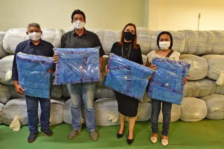 Cestas básicas e cobertores são entregues para líderes comunitários do interior de Mato Grosso