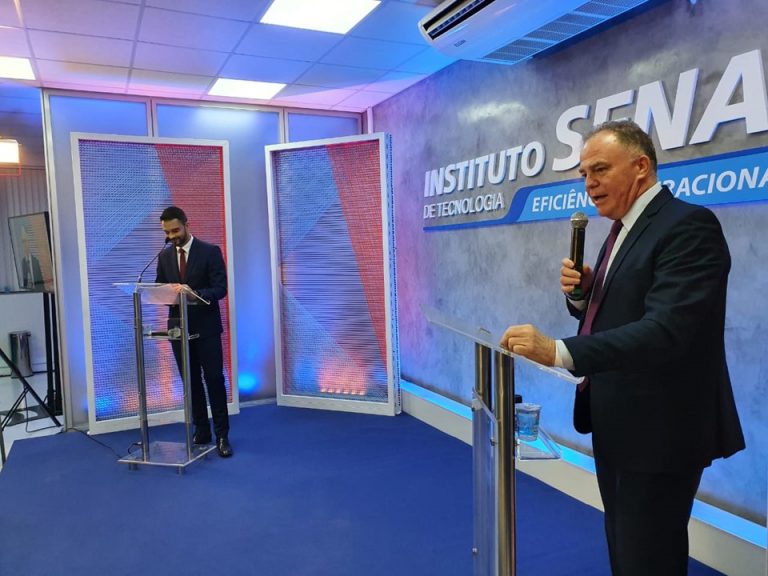 Governador do Estado participa da posse da nova presidente da Findes