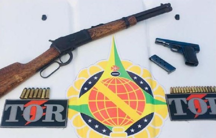 Policiais rodoviários apreendem três armas de fogo no Gama