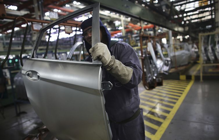 Produtos na saída das fábricas têm inflação de 0,61% em junho