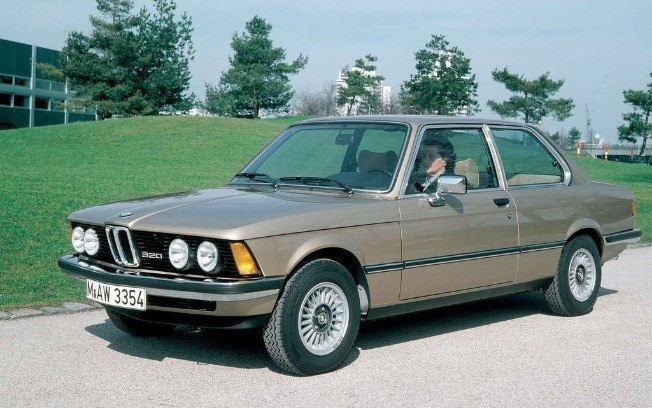 BMW Série 3 completa 45 anos, após 7 gerações e diversas variações