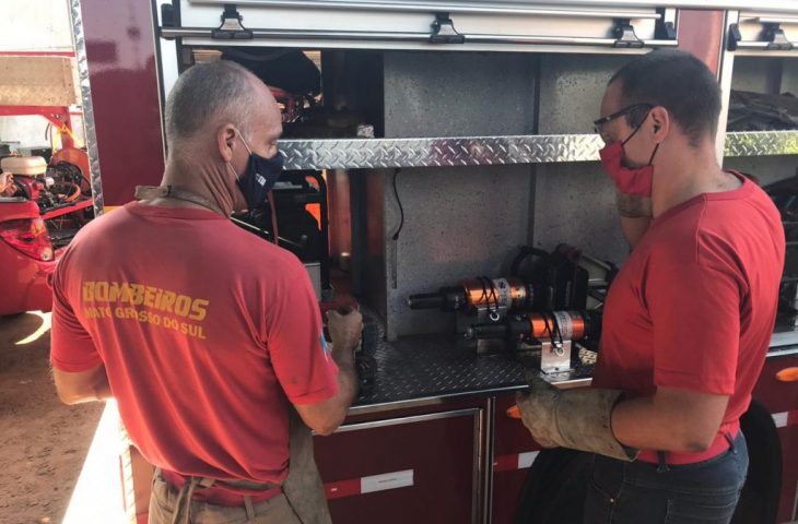 Com inovação e sustentabilidade, bombeiros desenvolvem suporte para ferramentas de salvamento