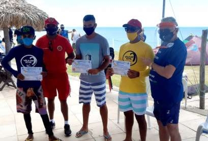 CBMCE entrega certificados para turma concludente do Projeto Kitesurf Guarda-Vidas