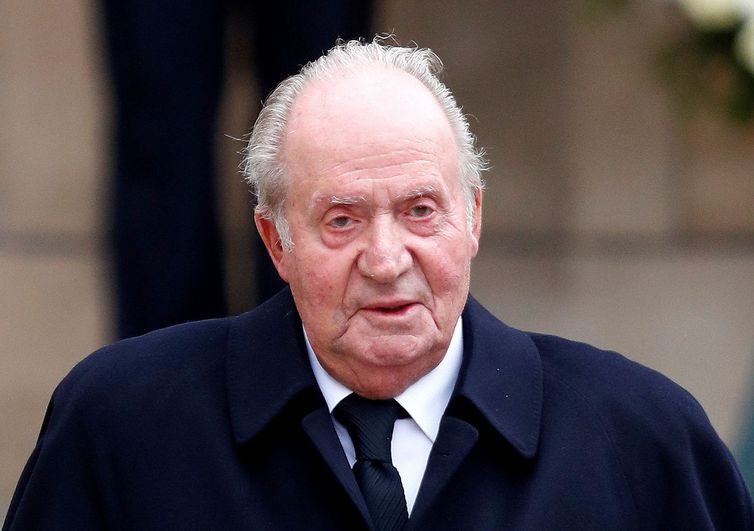 Rei emérito Juan Carlos deixa Espanha em meio a investigação