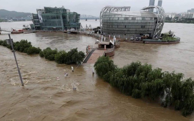 Chuvas e deslizamentos de terra deixam mortos na Coreia do Sul