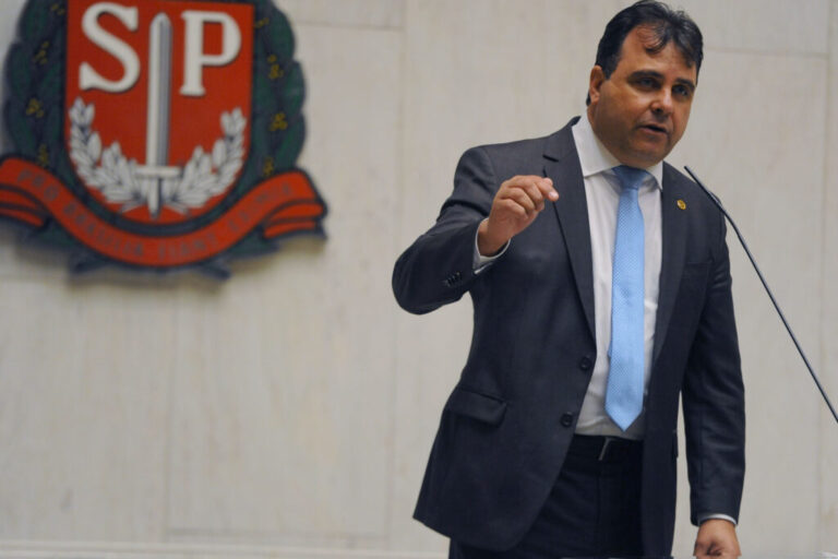 Marcio da Farmácia destaca as ações dos deputados de auxílio aos municípios e de combate à Covid-19