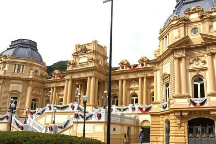 Procon-RJ realiza a primeira audiência de conciliação virtual
