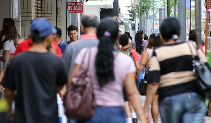 Isolamento social cai a 35% e contaminados por Covid passam dos 28 mil