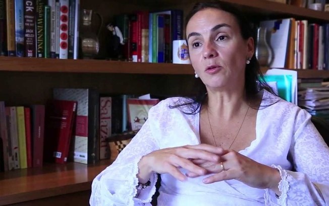 Ministro da Educação demite Ilona Becskeházy, secretária apoiada por olavistas