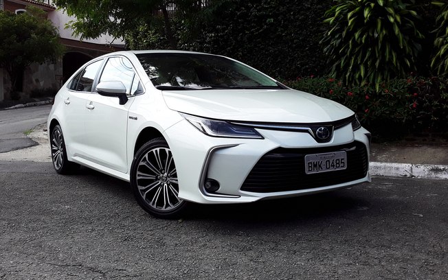 Toyota Corolla Hybrid Premium: sedã campeão de vendas hi-tech