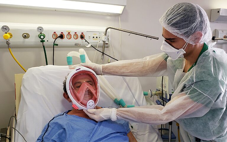 Uso de máscara VNI ajuda na melhora de pacientes graves