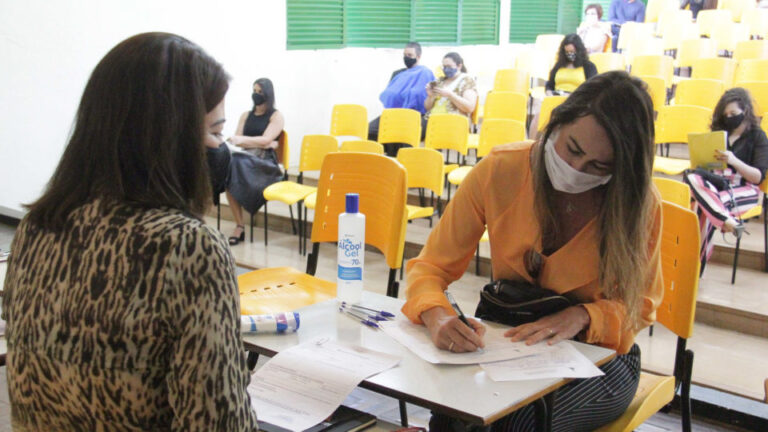 Educação do DF: reforço com posse de novos professores