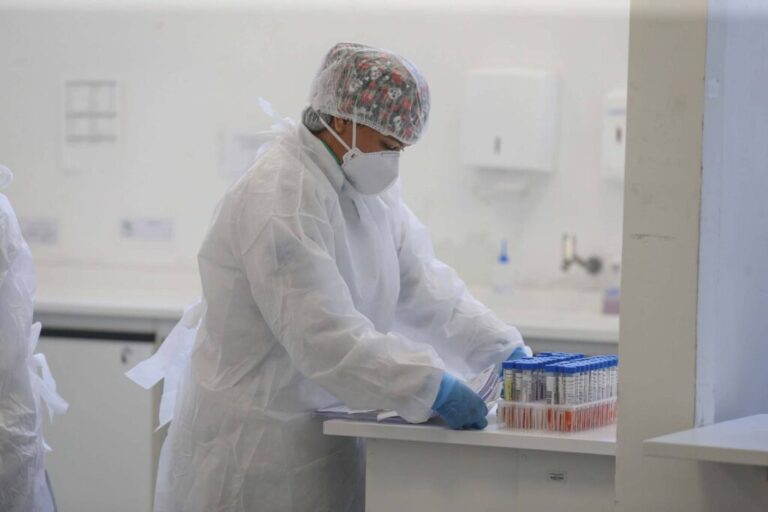 Estado vai contratar profissionais  e estudantes da área de saúde