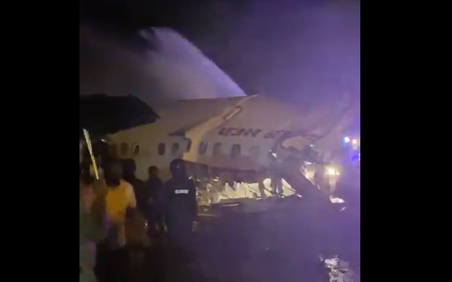 Avião com 191 passageiros cai na Índia; veja vídeo do socorro