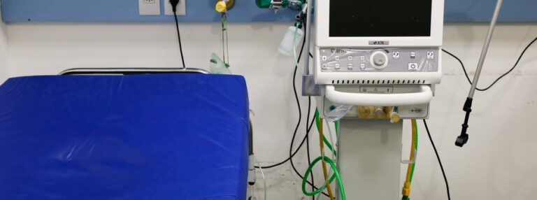 Romeu Zema faz entrega de novos respiradores no interior do estado
