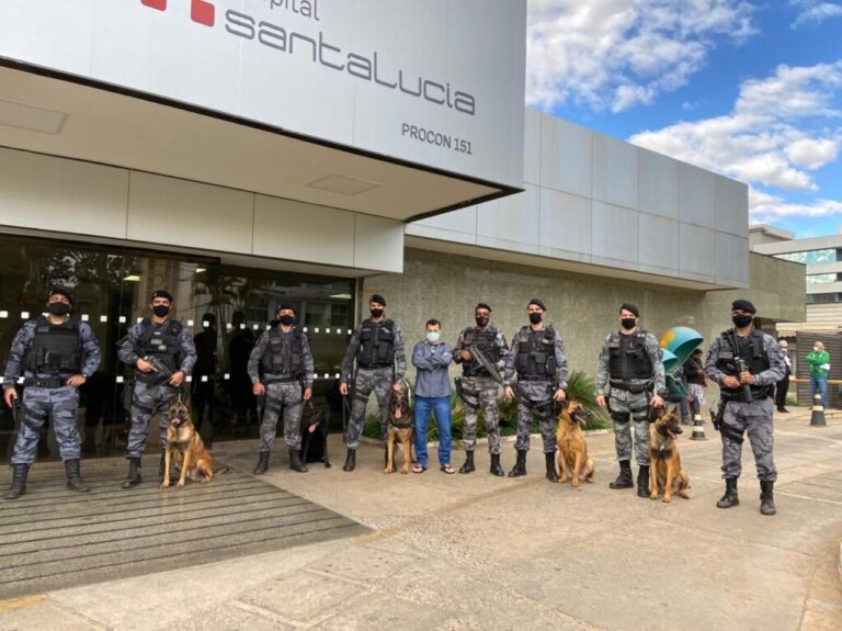 Policial Militar recebe homenagem após vencer Covid 19